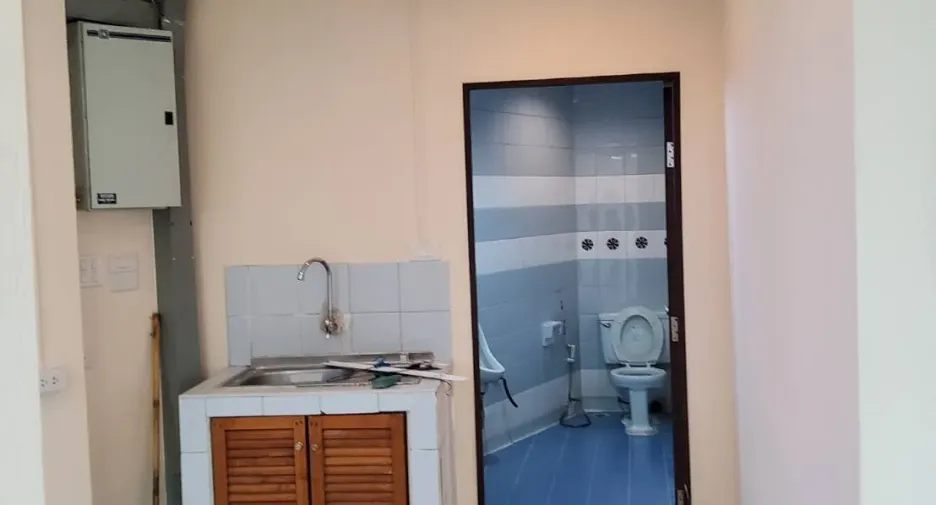 For rent studio house in Yan Nawa, Bangkok