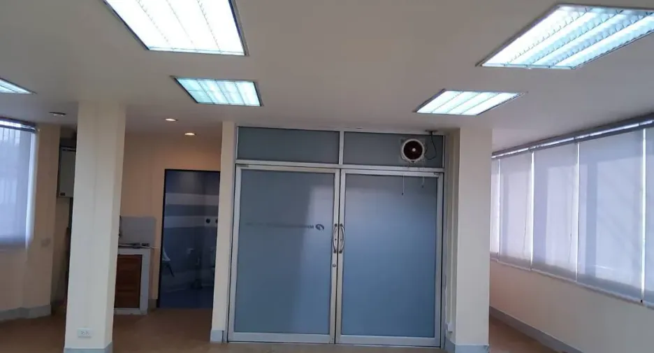 For rent studio house in Yan Nawa, Bangkok
