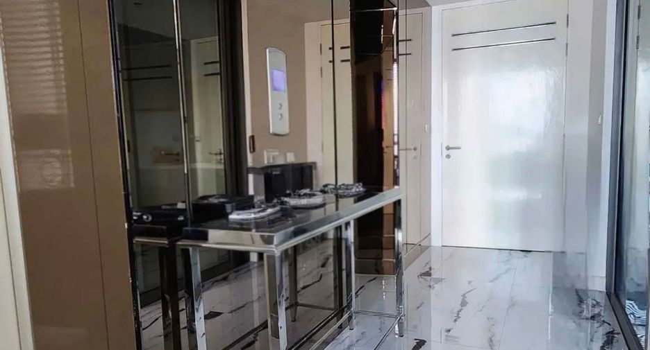 For rent 2 bedrooms condo in Yan Nawa, Bangkok