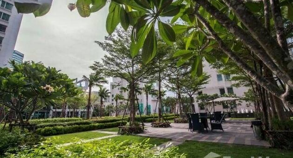 Condo en alquiler de 2 habitaciones en Huai Khwang, Bangkok