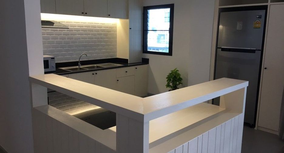 Condo en alquiler de 3 habitaciones en Watthana, Bangkok