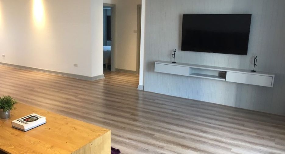 Condo en alquiler de 3 habitaciones en Watthana, Bangkok