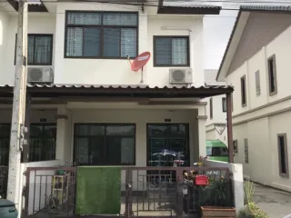 出租 3 卧室 联排别墅 在 Bang Sao Thong, Samut Prakan