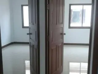 出租 3 卧室 联排别墅 在 Bang Sao Thong, Samut Prakan