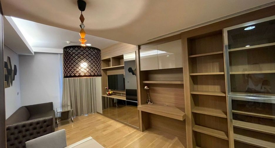 For rent 2 bedrooms condo in Khlong Toei, Bangkok