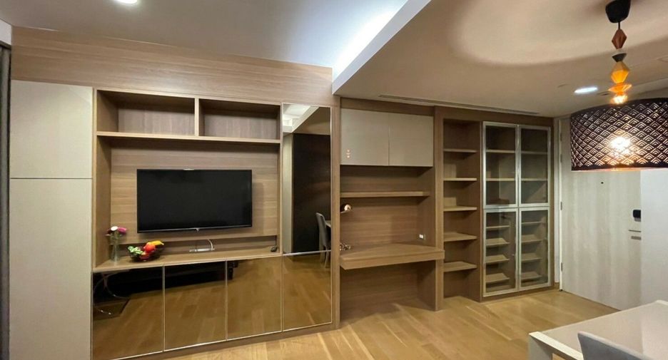 For rent 2 bedrooms condo in Khlong Toei, Bangkok