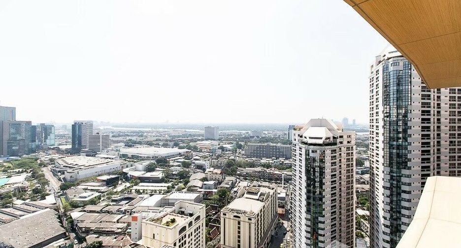 For rent 2 bedrooms condo in Khlong Toei, Bangkok