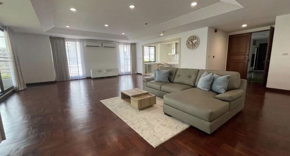 For rent 3 bedrooms apartment in Watthana, Bangkok