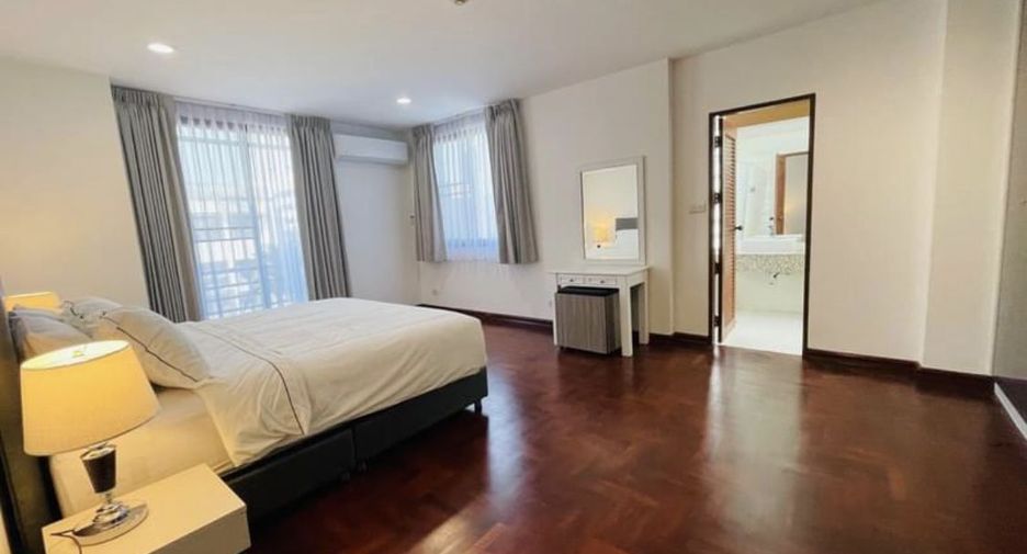 For rent 3 bedrooms apartment in Watthana, Bangkok