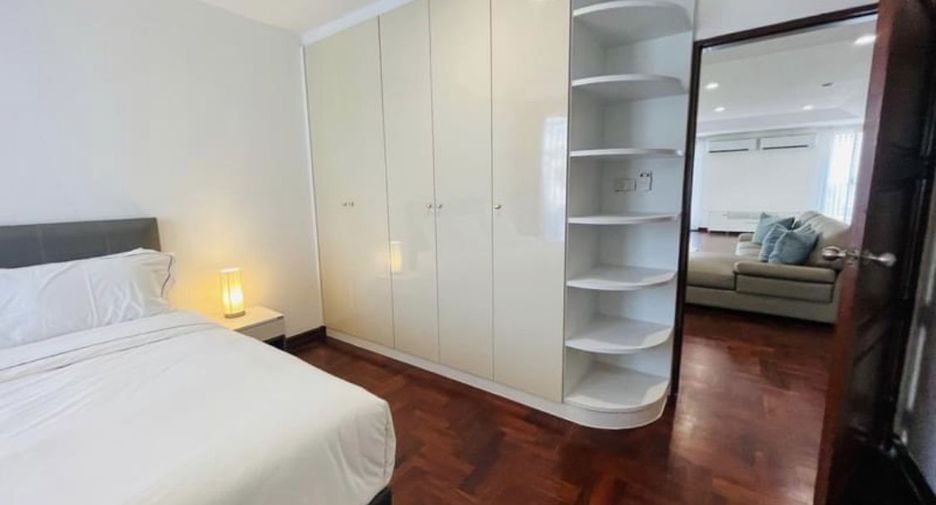 For rent 3 bedrooms apartment in Watthana, Bangkok