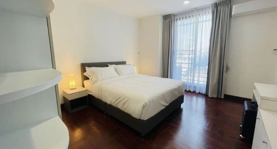 For rent 3 bedrooms apartment in Watthana, Bangkok