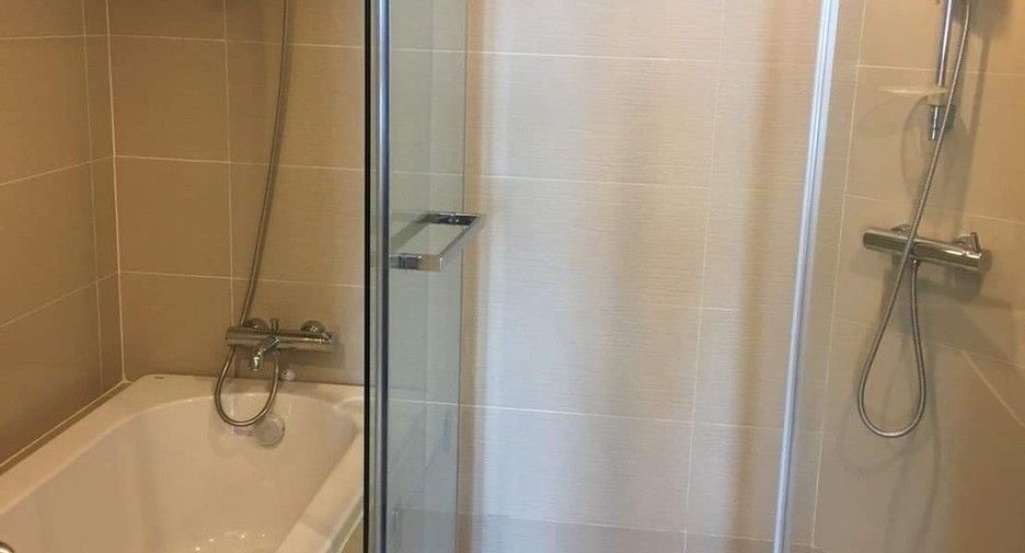 For rent 2 bedrooms condo in Huai Khwang, Bangkok