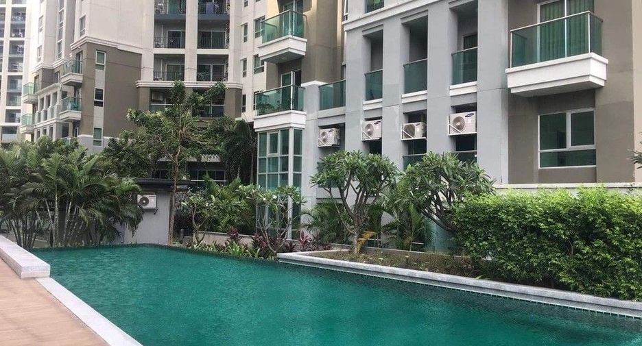 For rent 2 bedrooms condo in Huai Khwang, Bangkok