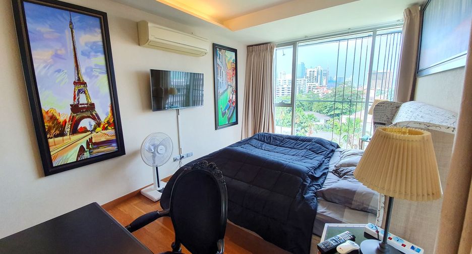 For rent 3 bedrooms condo in Watthana, Bangkok