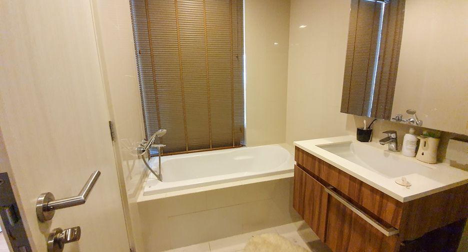 For rent 3 bedrooms condo in Watthana, Bangkok