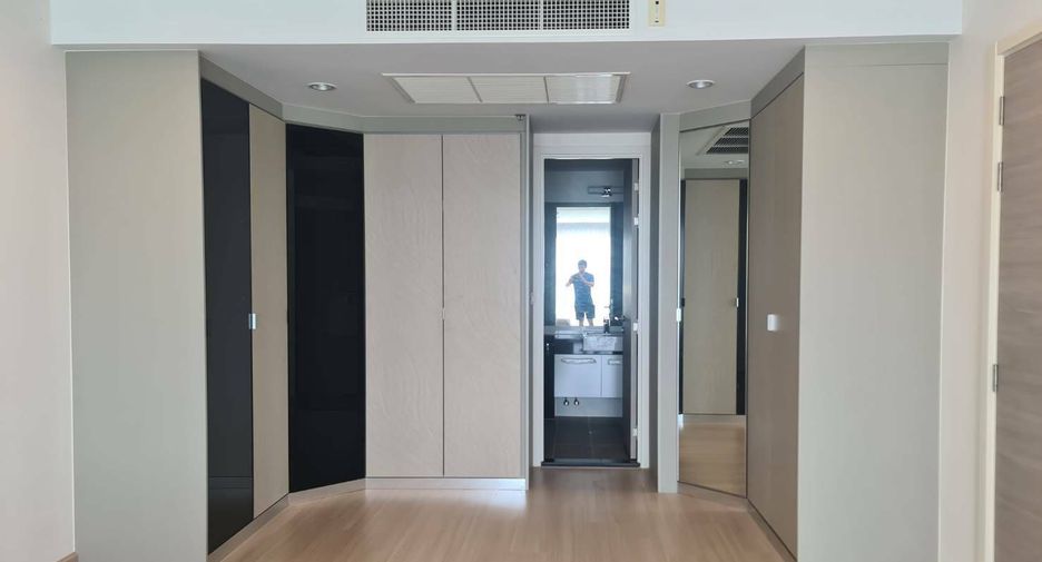 Wohnung zur Miete mit 3 Zimmer in Yan Nawa, Bangkok