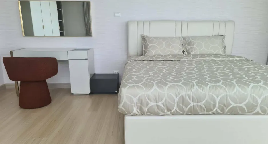 Wohnung zur Miete mit 3 Zimmer in Yan Nawa, Bangkok