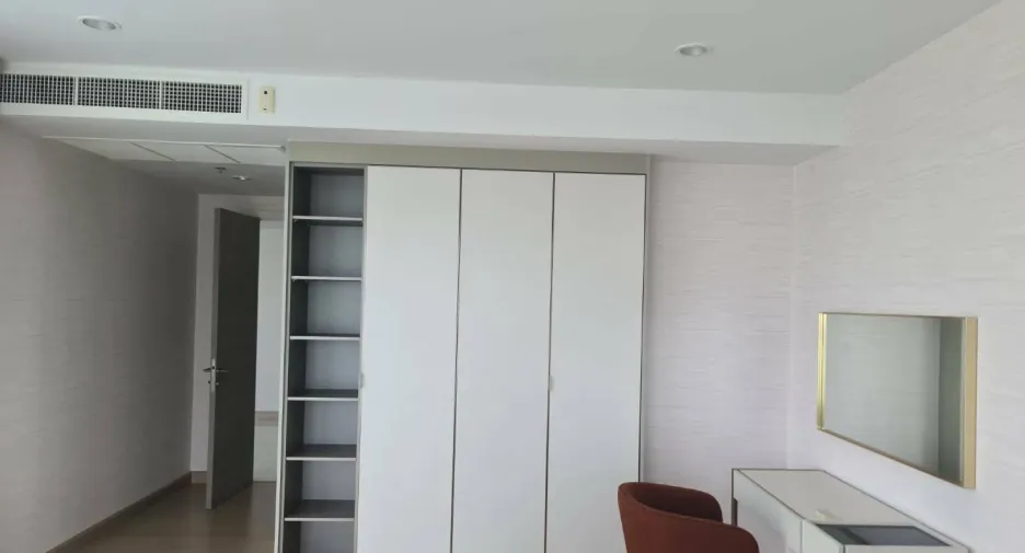 Wohnung zur Miete mit 3 Zimmer in Yan Nawa, Bangkok