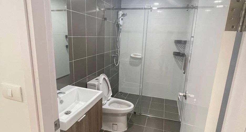 For rent 3 bedrooms townhouse in Bang Phli, Samut Prakan