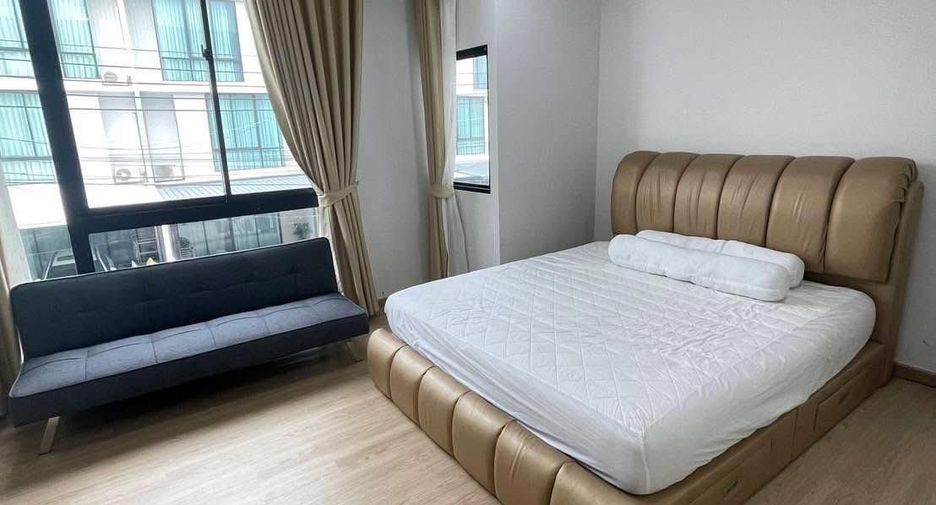 For rent 3 bedrooms townhouse in Bang Phli, Samut Prakan