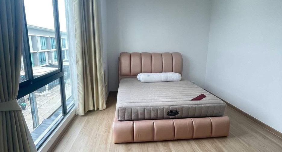 For rent 3 bedrooms townhouse in Bang Phli, Samut Prakan