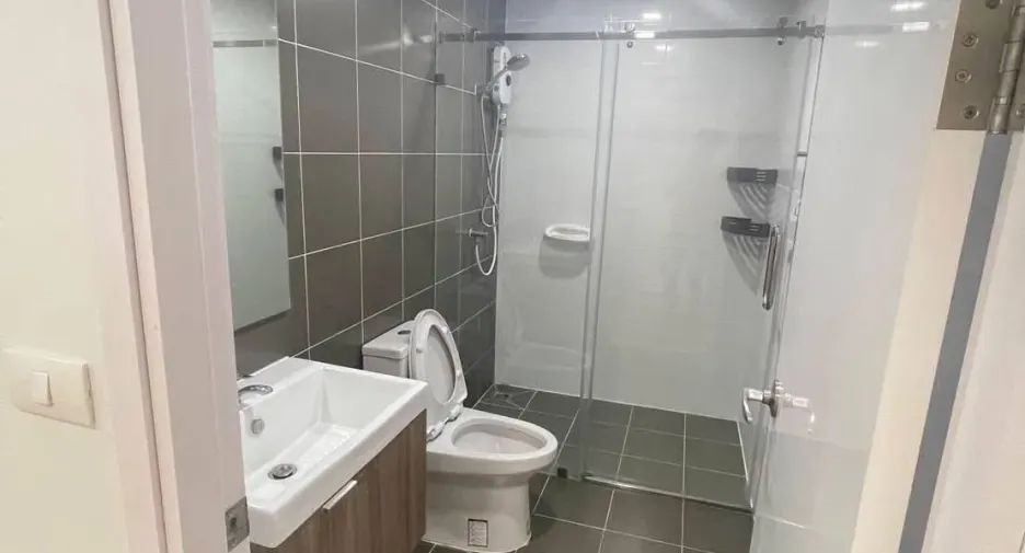 For rent 3 bedrooms townhouse in Bang Phli, Samut Prakan
