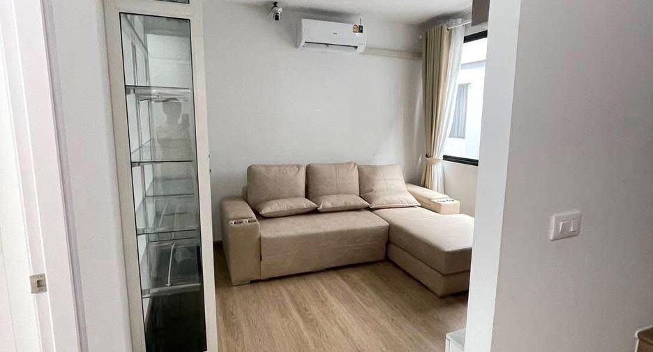 For rent 3 bedrooms townhouse in Bang Phli, Samut Prakan