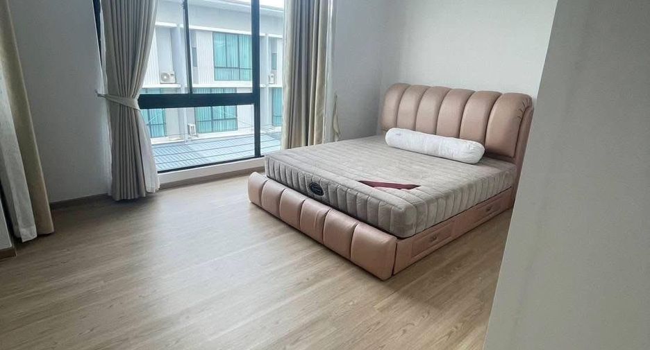 For rent 3 bedrooms townhouse in Bang Phli, Samut Prakan