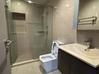 Wohnung zur Miete mit 2 Zimmer in Huai Khwang, Bangkok