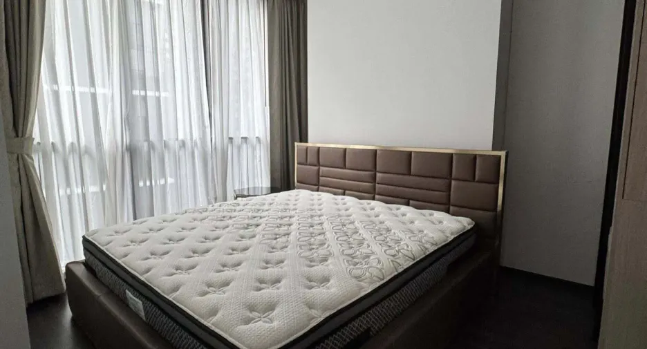 À louer 2 chambres condo à Huai Khwang, Bangkok