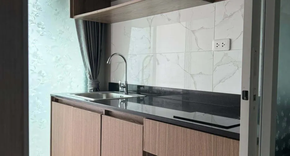 For rent 1 bed condo in Thon Buri, Bangkok