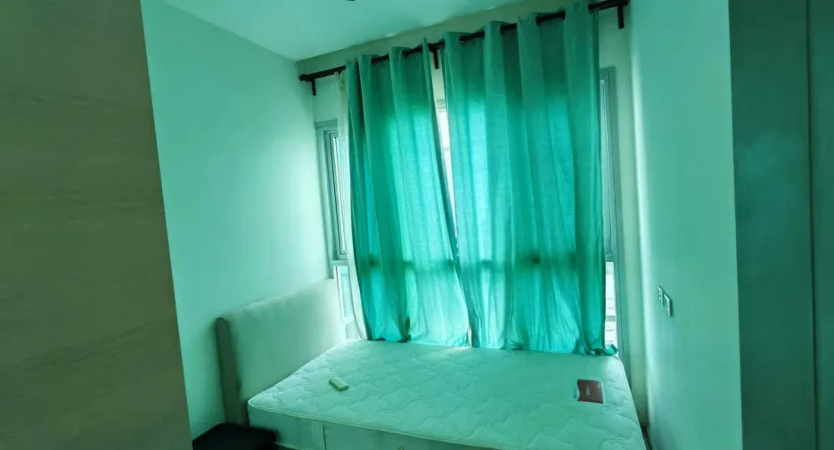 À louer 2 chambres condo à Huai Khwang, Bangkok