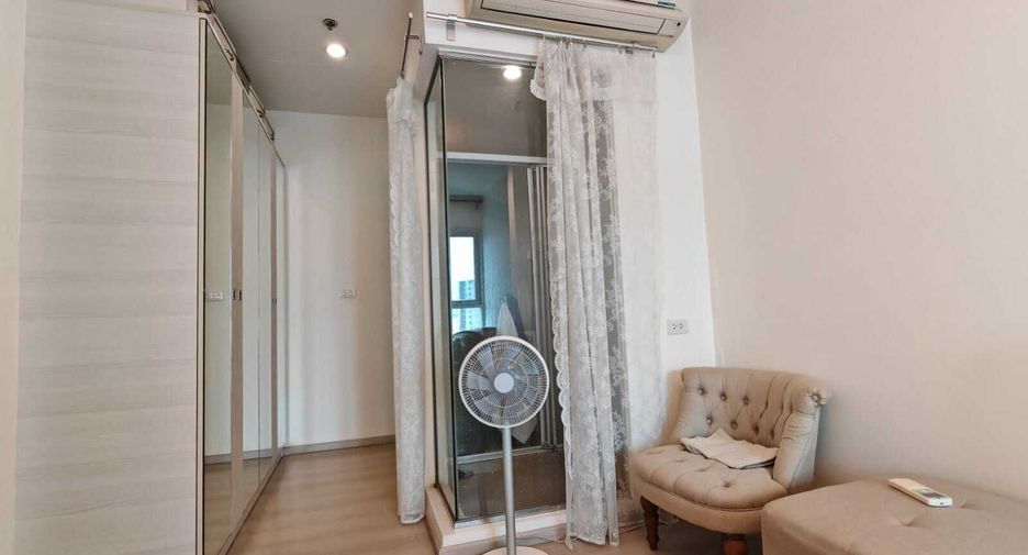 For rent 2 ベッドルーム condo in Huai Khwang, Bangkok