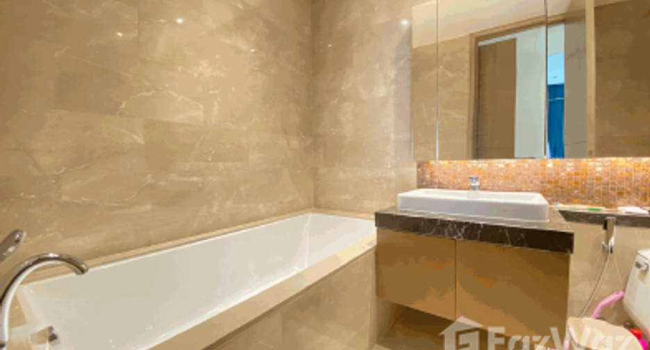 For rent 2 bedrooms condo in Pathum Wan, Bangkok
