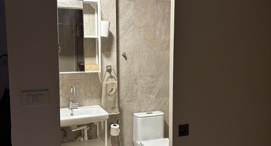 For rent 1 bed condo in Watthana, Bangkok