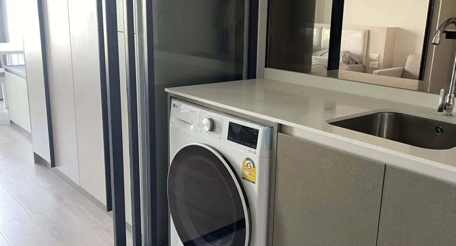 For rent studio condo in Huai Khwang, Bangkok