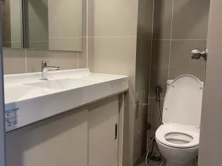 Condo en alquiler de estudio en Huai Khwang, Bangkok