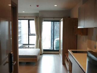 À louer studio condo à Huai Khwang, Bangkok