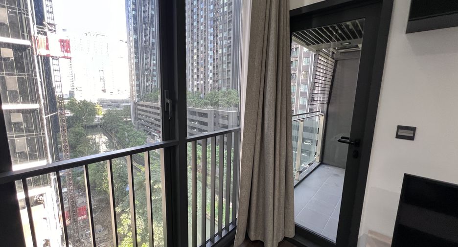 À louer 1 chambre condo à Huai Khwang, Bangkok