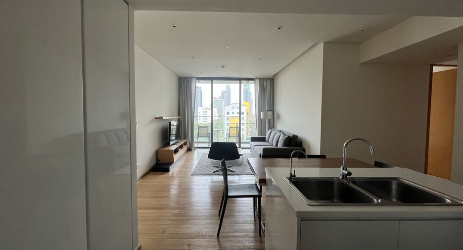 For rent 2 bedrooms condo in Khlong Toei, Bangkok
