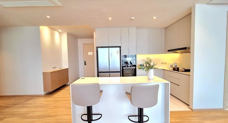 Apartamento en alquiler de 3 habitaciones en Mueang Samut Prakan, Samut Prakan