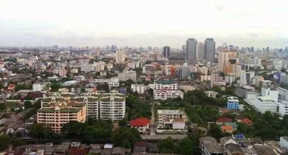 For rent 2 ベッドルーム condo in Huai Khwang, Bangkok
