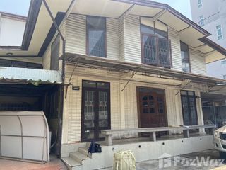 Casa en alquiler de 4 habitaciones en Watthana, Bangkok