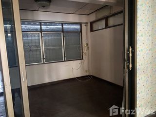 Casa en alquiler de 4 habitaciones en Watthana, Bangkok