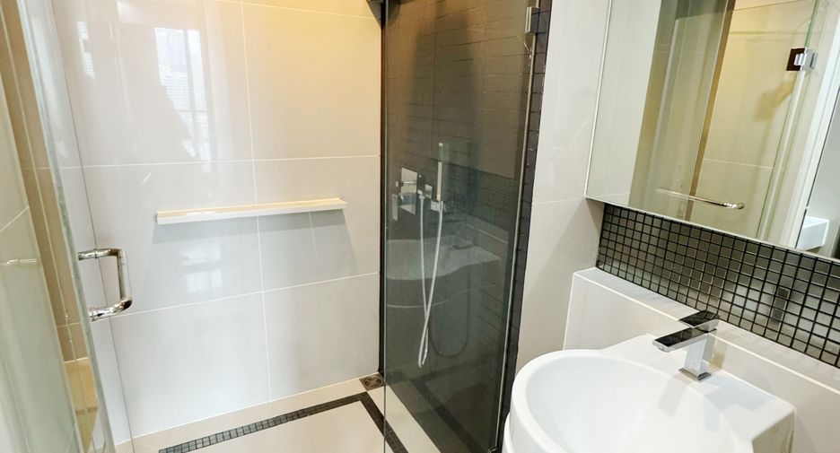 For rent 1 bed condo in Sathon, Bangkok
