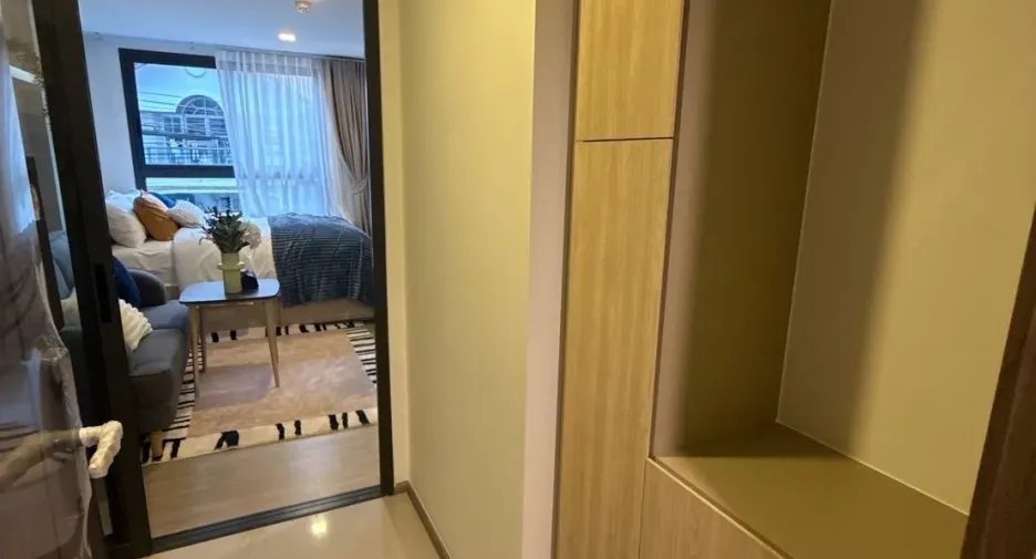For rent studio condo in Phaya Thai, Bangkok