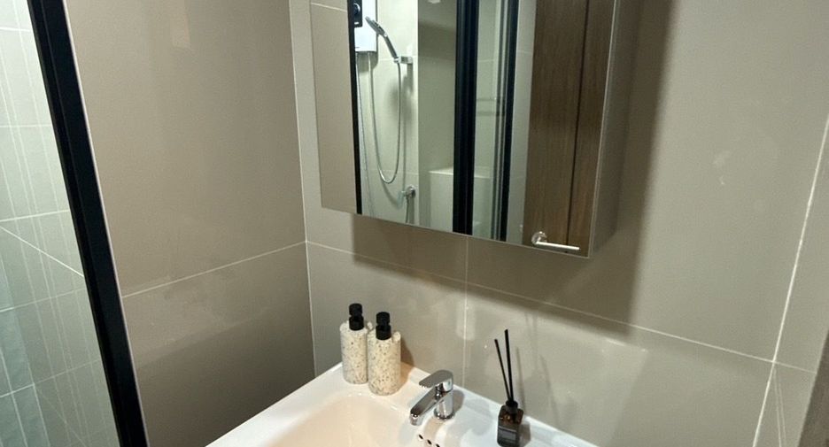 For rent studio condo in Phaya Thai, Bangkok