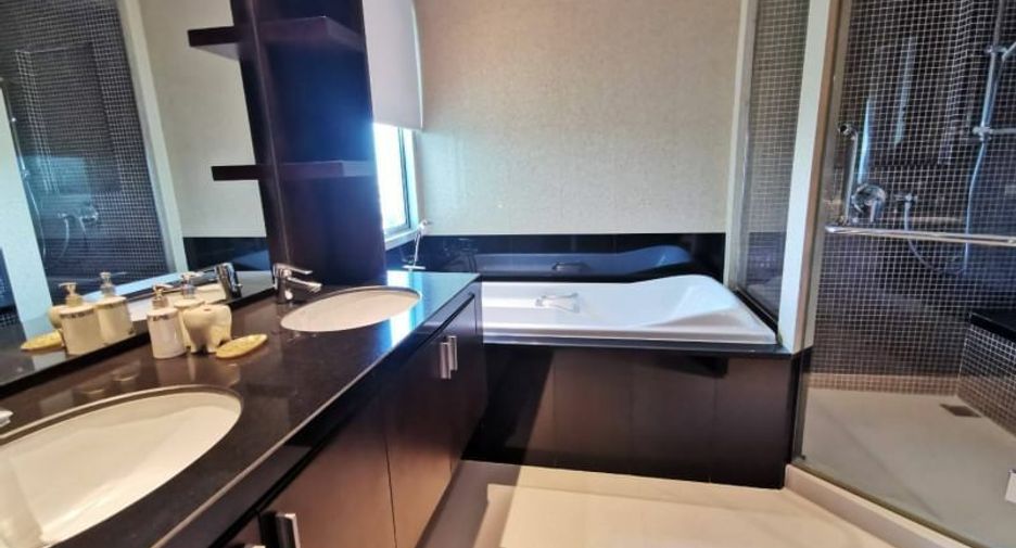 À louer 3 chambres appartement à Pathum Wan, Bangkok