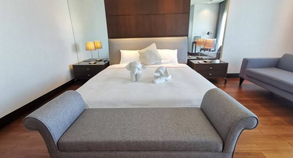 À louer 3 chambres appartement à Pathum Wan, Bangkok