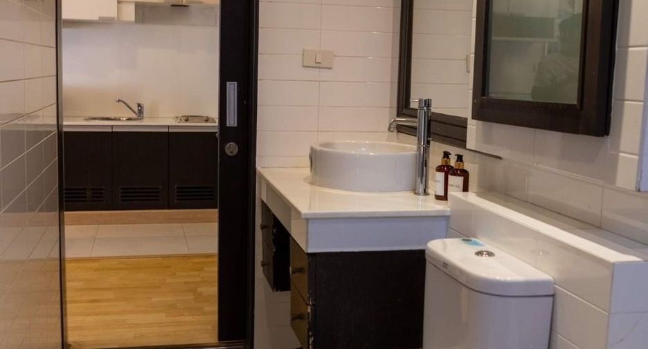 For rent 1 bed apartment in Watthana, Bangkok